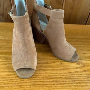 Sole Society Caprica Block Heel Peep Toe Booties 7M
